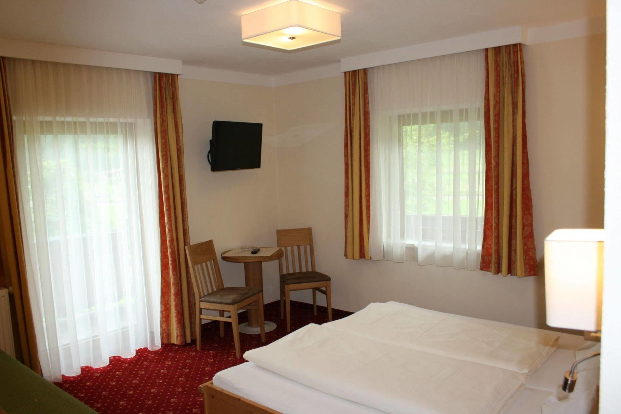 Pension Birkenhof Mayrhofen Εξωτερικό φωτογραφία