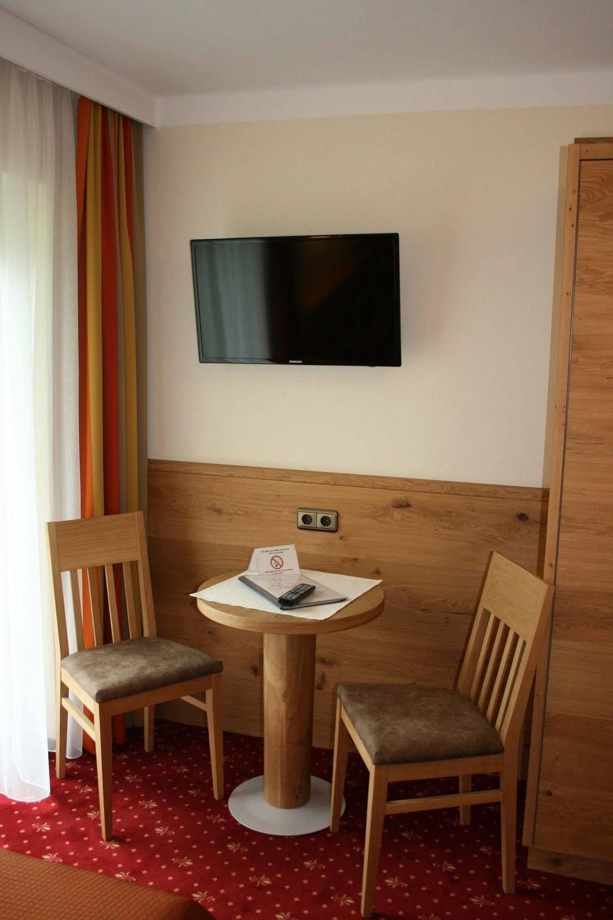 Pension Birkenhof Mayrhofen Εξωτερικό φωτογραφία