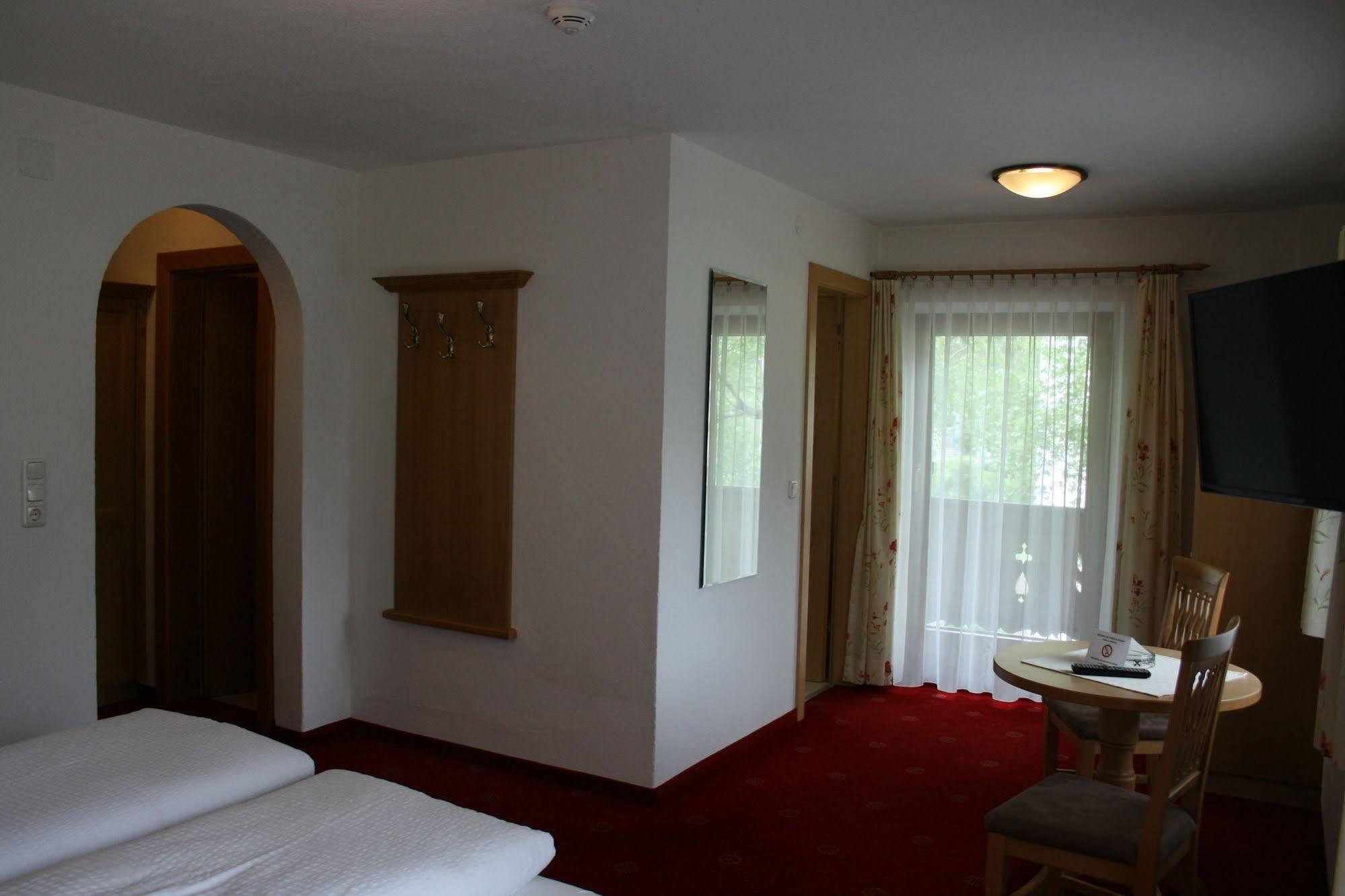 Pension Birkenhof Mayrhofen Εξωτερικό φωτογραφία