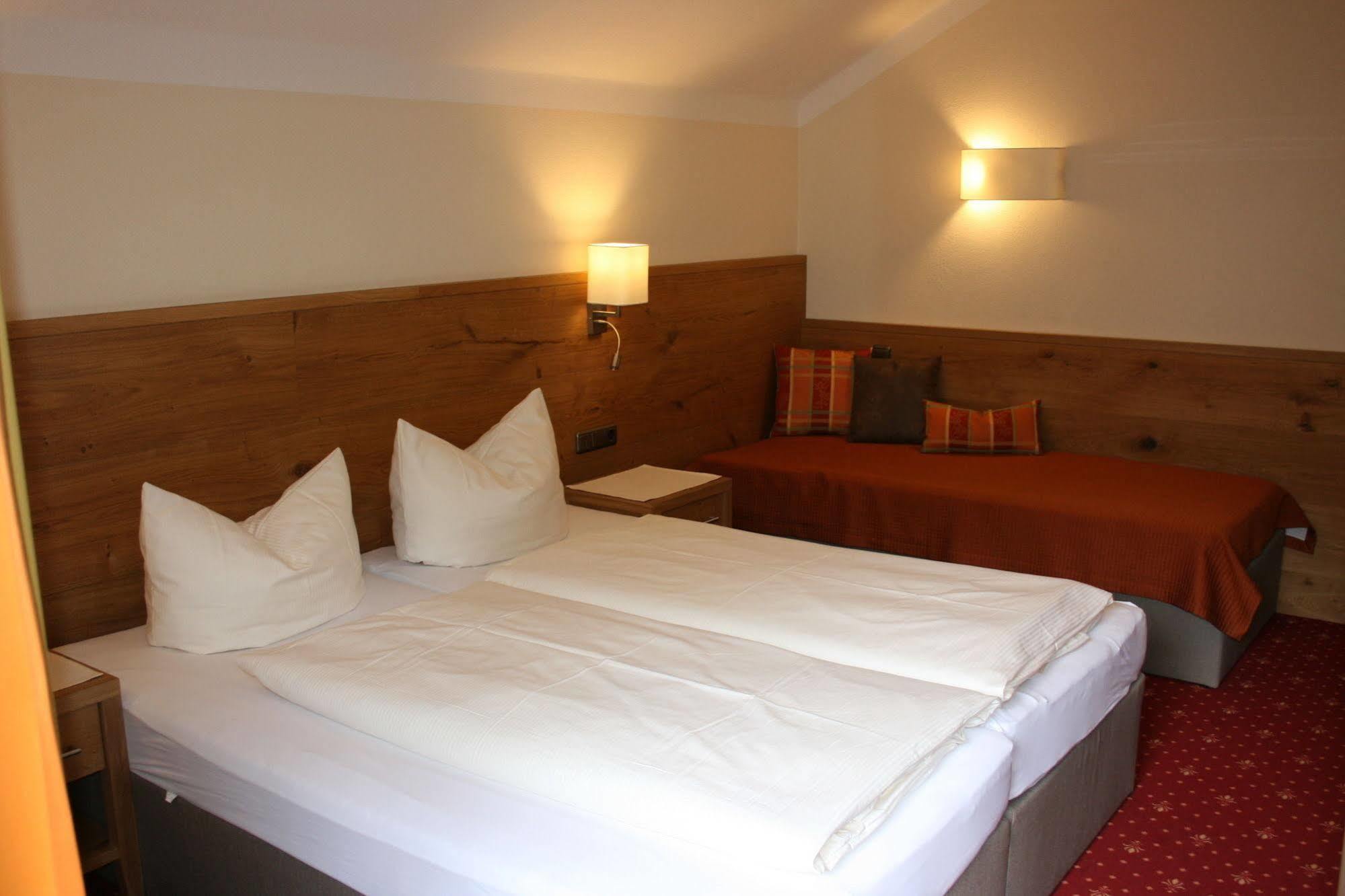 Pension Birkenhof Mayrhofen Εξωτερικό φωτογραφία
